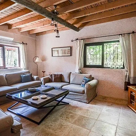 Sleeps 4 Pool Air Con Wifi * بيتيس