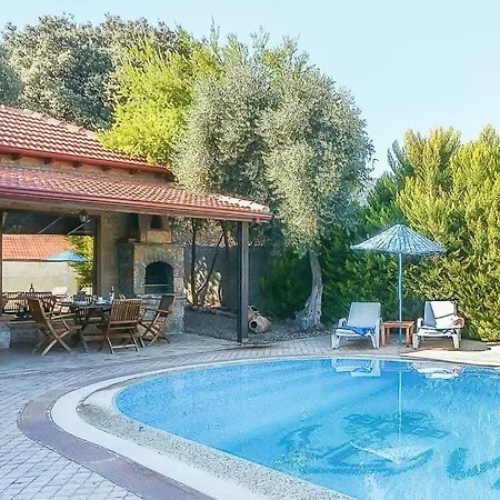 Sleeps 4 Pool Air Con Wifi Bitez