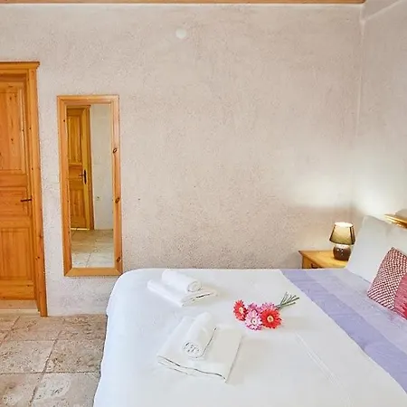 Sleeps 4 Pool Air Con Wifi فيلة *
